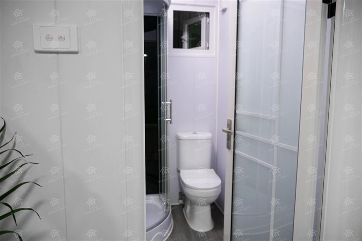 Expandable Tiny House On Wheels